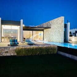 Exclusive 3 Bedroom Luxury Bungalow In Sea Caves Peyia Paphos